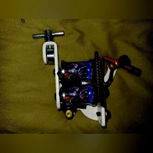 Brand New Unused Dragon Graphic Tattoo Coil Machine!
